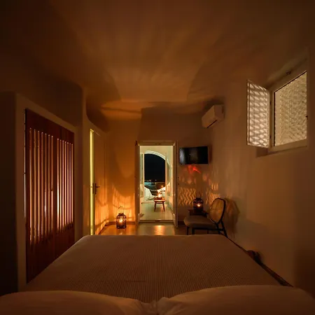 Aethria Apartment Imerovigli (Santorini)